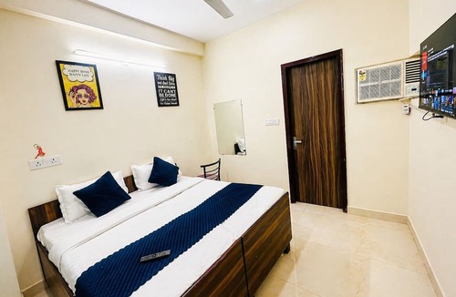 Saket Hotel | Roomshala Hotel Anmol