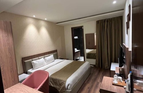 Barnala Hotel | HOTEL SUNPARKINN BARNALA Punjab