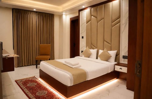 Haraiya Hotel | The Vatika Paradise