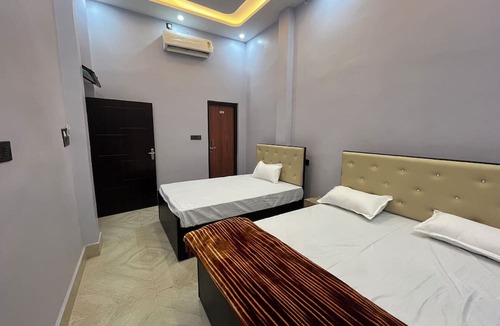 Misrikh Hotel | Hotel S.K Atithi Bhawan
