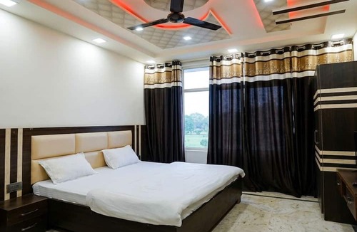 Sikandra Hotel | Hotel Blue Berry Agra