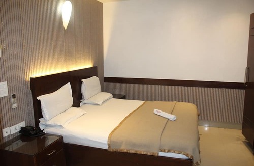 Malviya Nagar Hotel | Flourish Inn Saket opposite Max Hospital