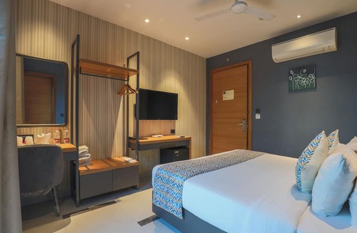 Chittaranjan Hotel | Hotel Blue Stone - Nehru Place