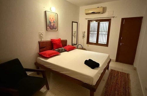 Domlur Apartment | 2BHK Cozy stay Indranagar
