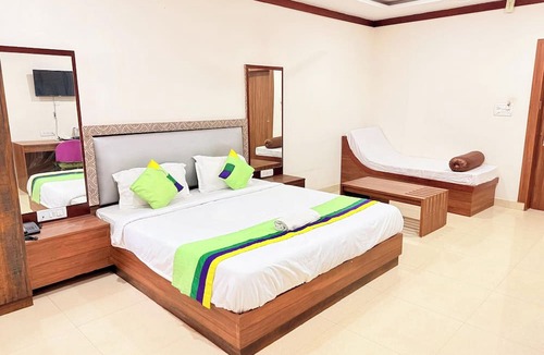 Rasulgarh Hotel | PARADISE PREMIUM