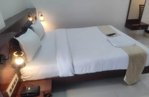 Vijayapura Hotel | Hotel Itagi Square