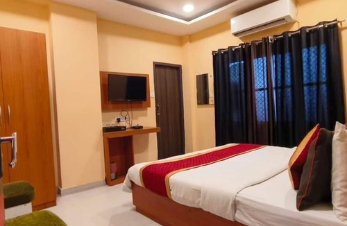 Varanasi Hotel | HOTEL SWARNA PALACE