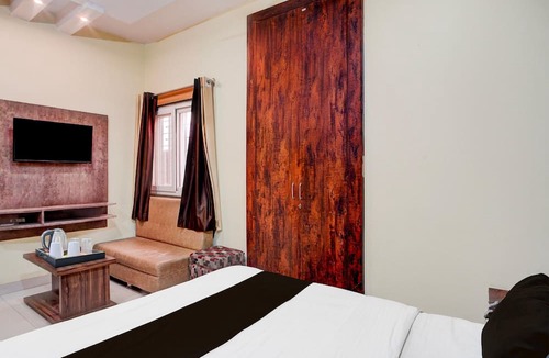 Jabalpur House | Classic Hotel Koshalya Mohan