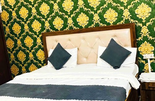 Taj Ganj Hotel | EZ Stayz By Vilaasitaa