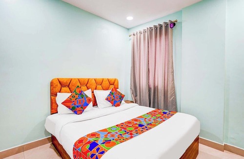 Murgesh Pallya Hotel | Via Emara Inn - Lalbagh Botanical Garden