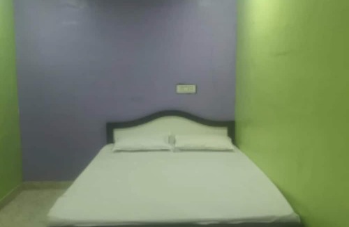 Akalkot Hotel | Swami Om Bhakt Nivas
