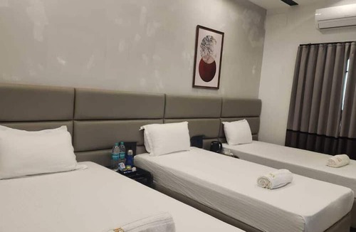 Triplicane Bed & Breakfast | KB MARINA PARK