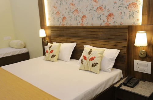 Kalaburagi Hotel | VL Patil Stays & Banquets