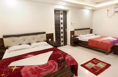 Mathura Hotel | Hotel LR Regency