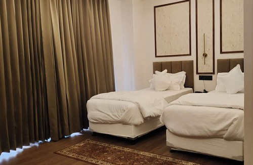 Bullawala Hotel | 22 Heights