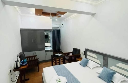 Kothamangalam Hotel | Enroute Delight Residency