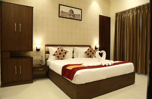 Dera Bassi Hotel | Hotel Blue Sapphire