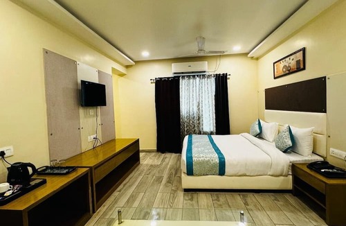 Marhi Hotel | HOTEL LOTUS INN