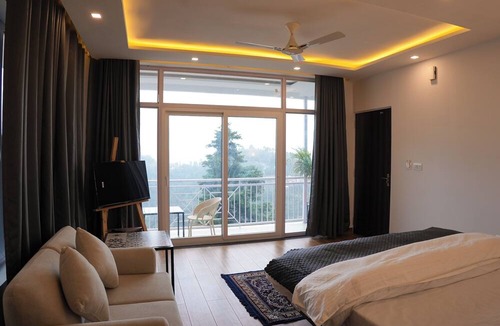 Nainital Resort | The Glass House Gethia