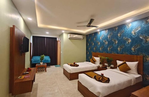 IMT Manesar Hotel | hotel jps palm inn