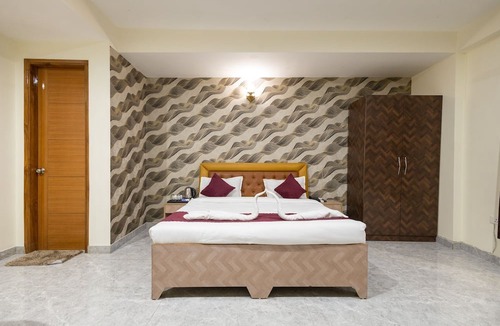 Sector 70 Hotel | Divine Hotels & Banquets