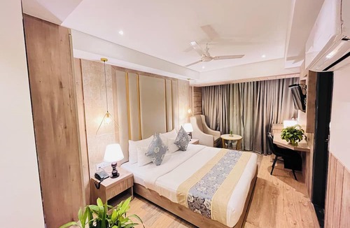 Patel Nagar Hotel | Hotel Palace Inn