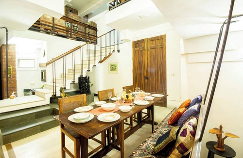 South West Villa | Opulent Antique 6BR Villa in Gurugram