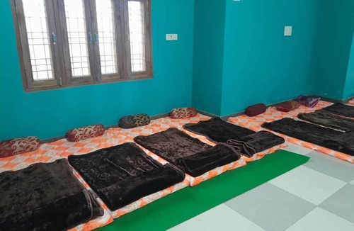 Jhusi Hostel | TAT Stays