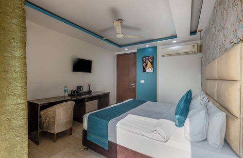 Kalkaji Hotel | The Bed and Rock