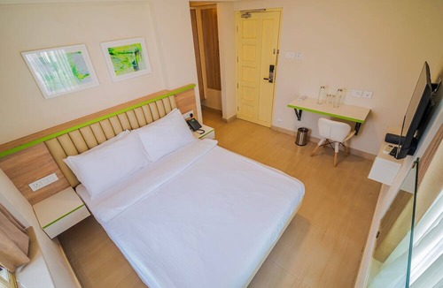 Kochi Cabin | EcoValue Kochi - 200 meters from Kerala High Court
