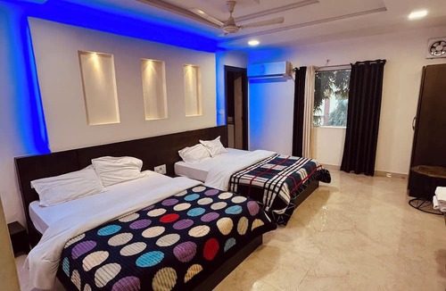 Rakabganj Bed & Breakfast | Taj Castle Homestay