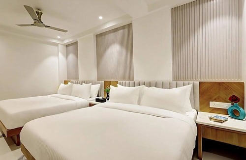 Mahipalpur Extension Hotel | Hotel Kelvish by Foxi Group