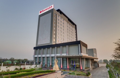 Agra Hotel | Ramada Plaza by Wyndham Agra