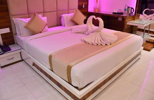 Kanpur Hotel | Moon And Mars Resort