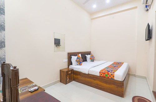 Haraiya Hotel | Fabhotel Rk Palace