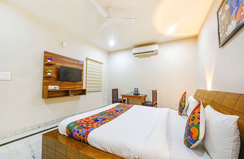 Faridabad Hotel | FabExpress Galaxy II