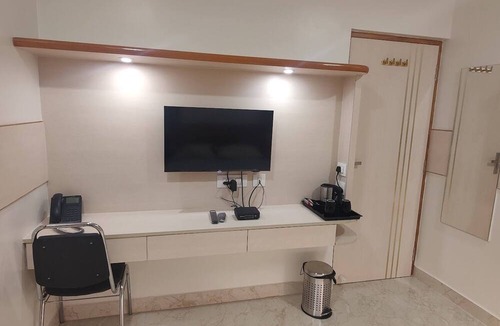 Madipakkam Hotel | Nandhavanam A Business Class Residency