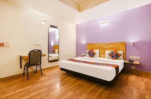 New Friends Colony Hotel | FabHotel La Serene NFC