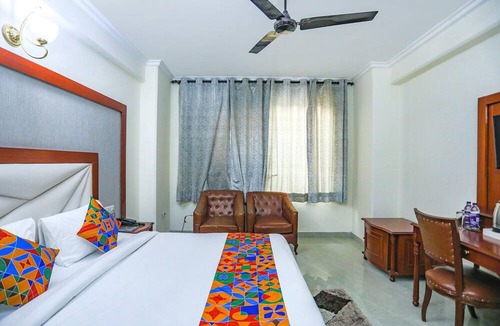 Chittaranjan Hotel | Fabhotel Corporate Park