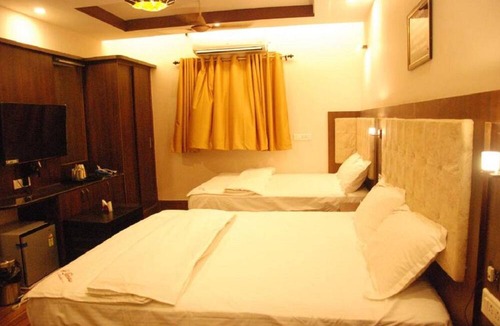 East Tambaram Hotel | Le Emerald Residency