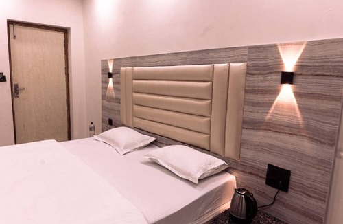 Sakalana Range Hotel | The Sarbati Palace