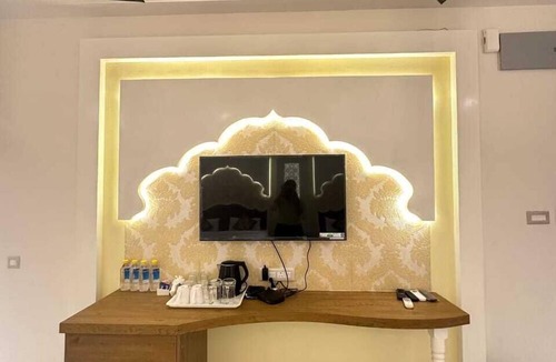 Lansdowne Hotel | Hotel Grand Kailash Haveli