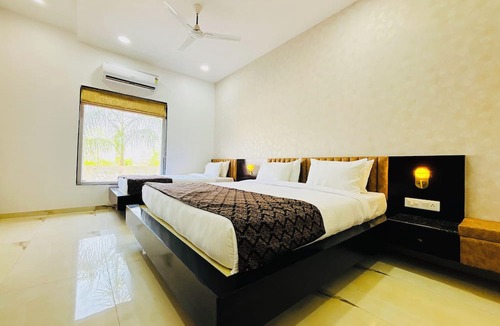 Satna Resort | Vrindavan Greens by Hotel Ramdarbar