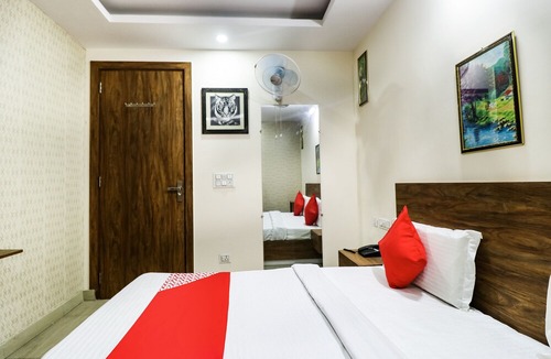 Ballabgarh Hotel | OYO Flagship The Vansh Balaji Hot