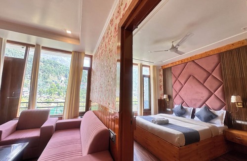 McLeod Ganj Hotel | Hotel Wood Castle