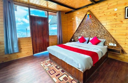 Fagu Cottage | Family Room with Mountain View - Snowind Cottages