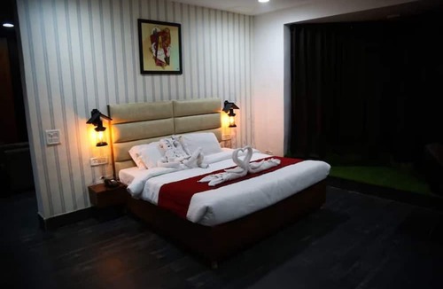 Kuthar Hotel | Treeoise Resort