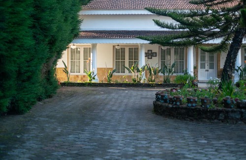 Pudumund Bed & Breakfast | Marlihill Bungalow - CGH Earth
