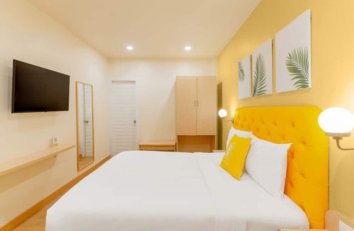 Chittaranjan Hotel | Bloom Hotel - CR Park