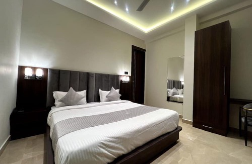 Kanpur Hotel | Hotel Majestic Grand By MNG Rooms